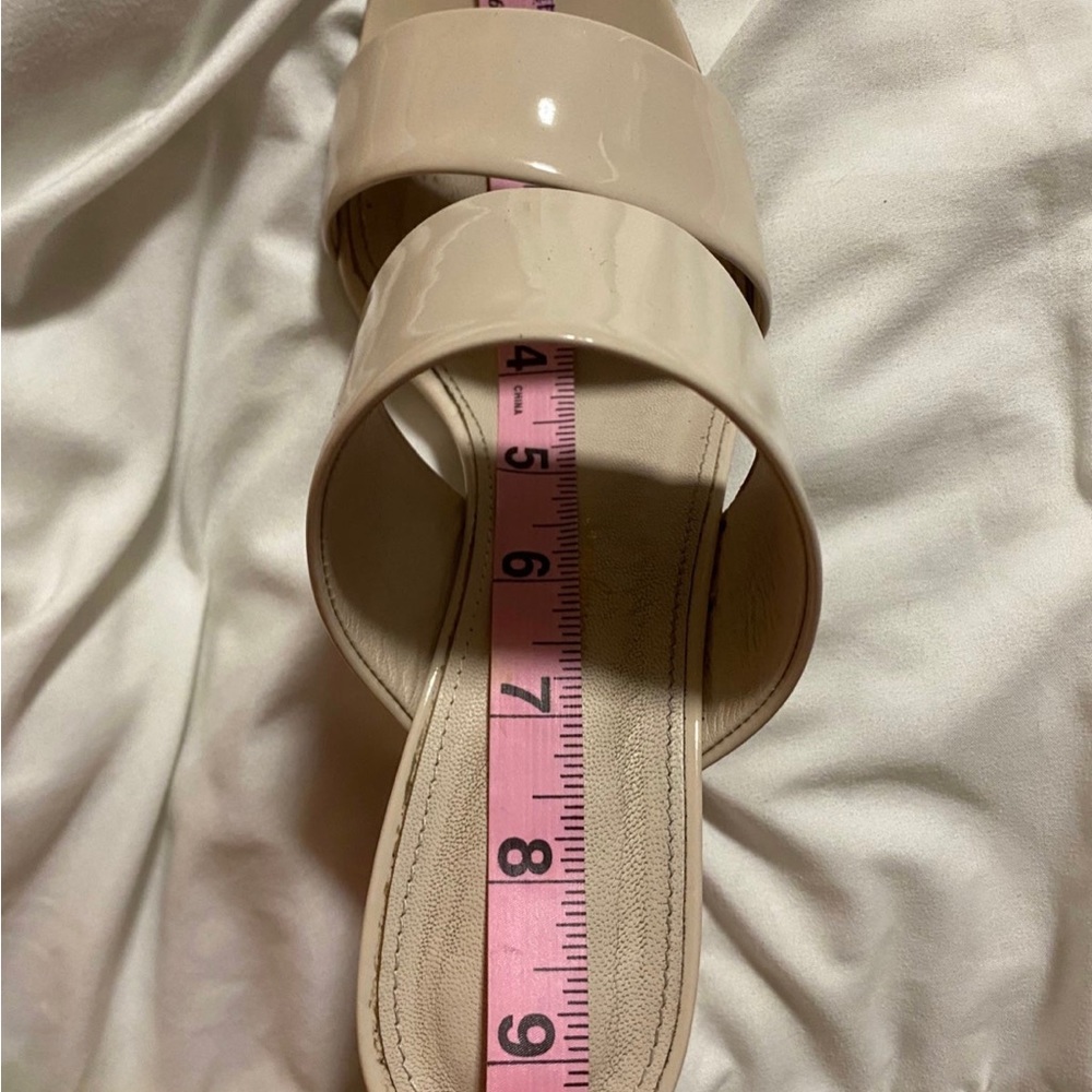 Salvatore Ferragamo pink and beige sandals. - Picture 11 of 11